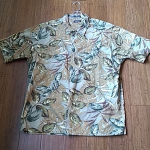 Nautica short sleeves men shirt.